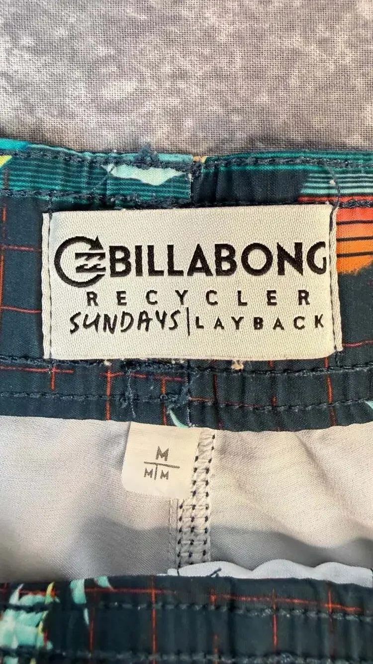 Billabong Sundays Layback Boardshorts Size M Tropical Sunset Print